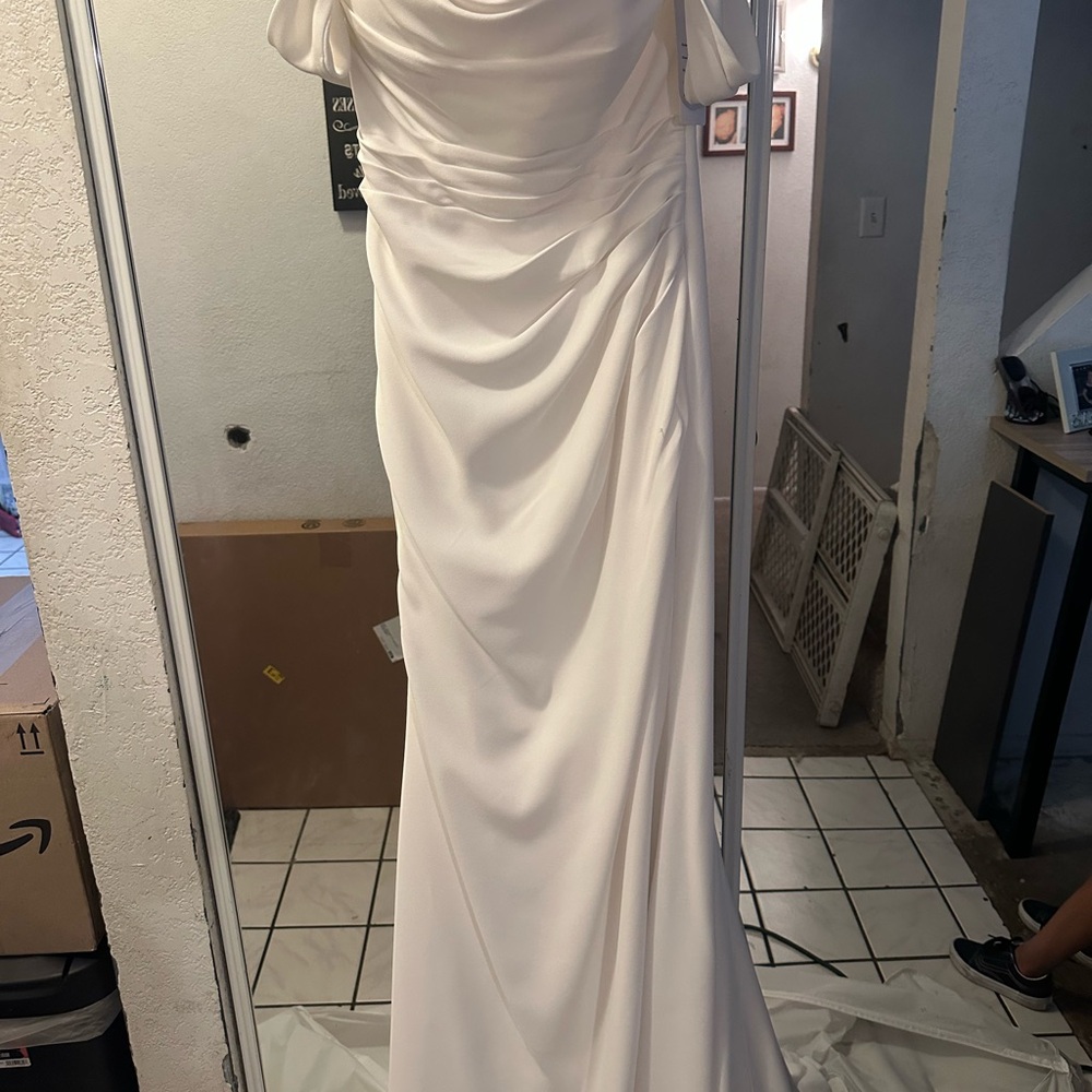 Elegant White Wedding Dress